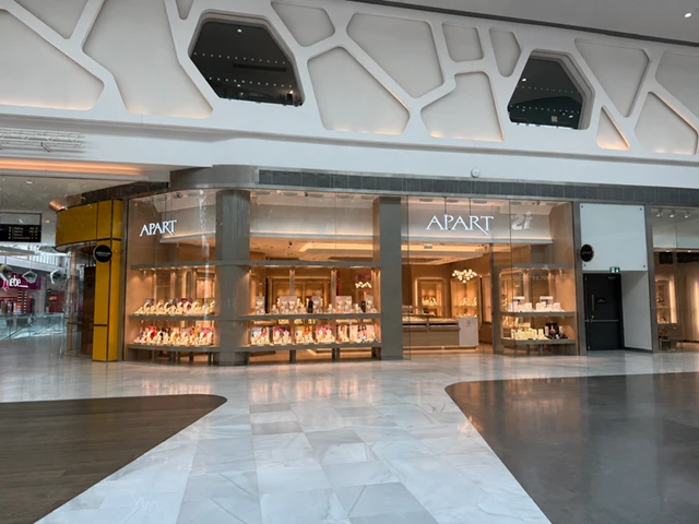 APART – Westfield Černý Most, Praha